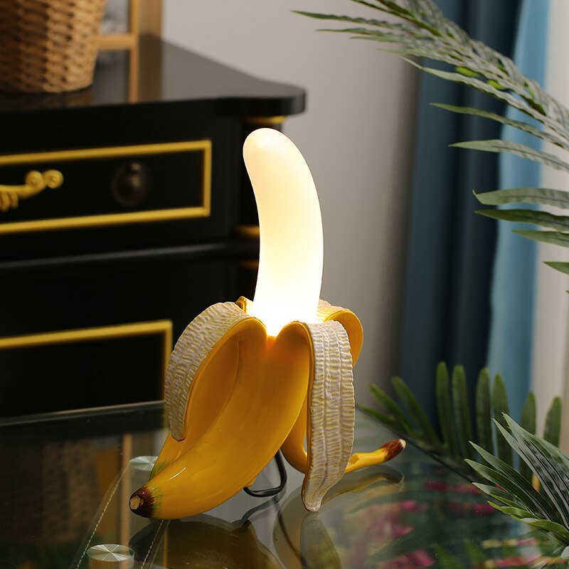 Lámpara de mesa decorativa con forma de banana y luz LED para interiores modernos