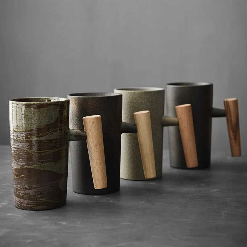 Taza de cerámica para latte con asa de madera