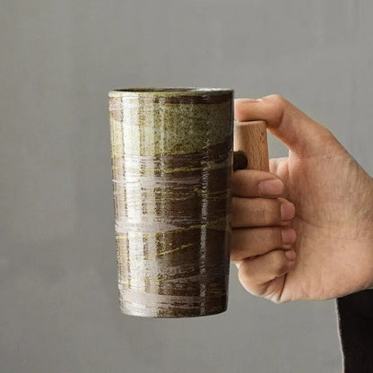Taza de cerámica para latte con asa de madera