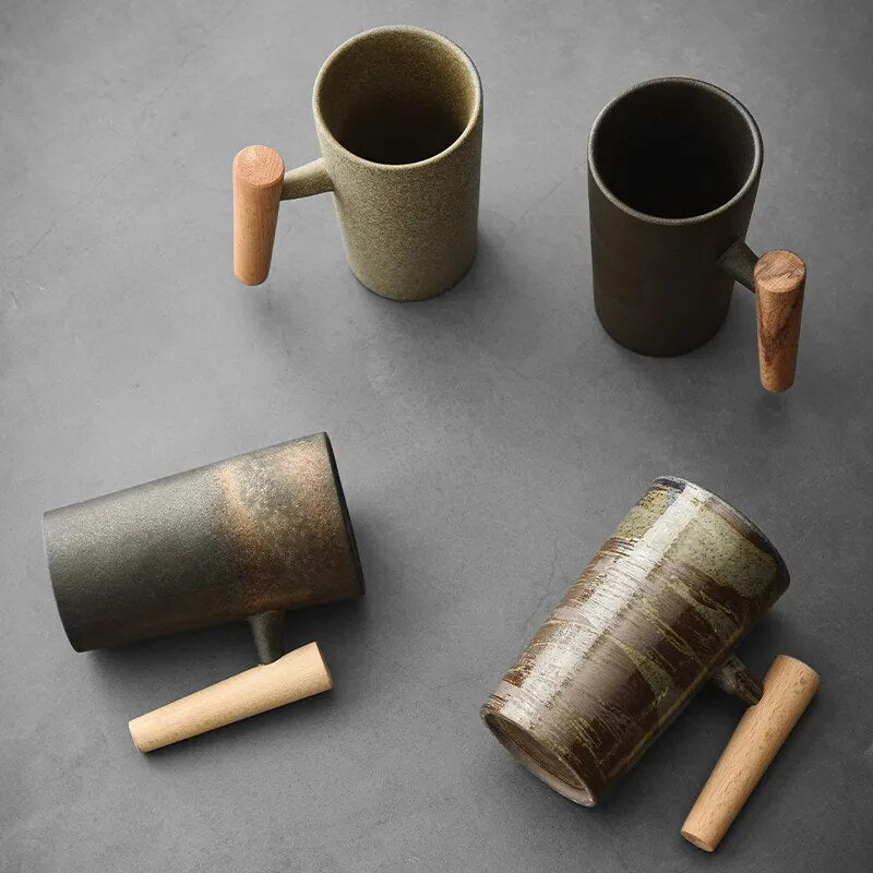 Taza de cerámica para latte con asa de madera