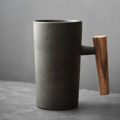 Taza de cerámica para latte con asa de madera