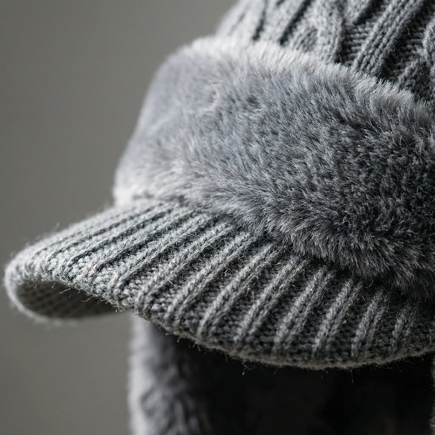 Wintermütze mit Visier und integriertem Ohrenschutz