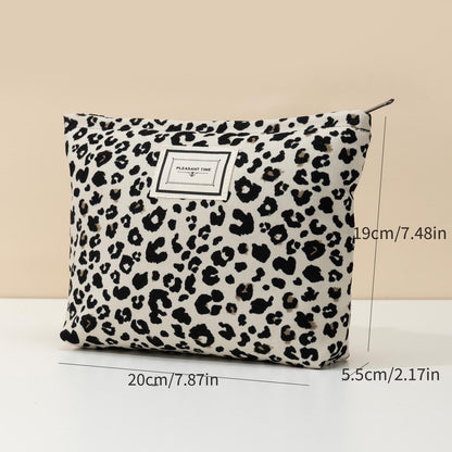Šik torbica za šminku s leopard uzorkom – Kompaktna i funkcionalna