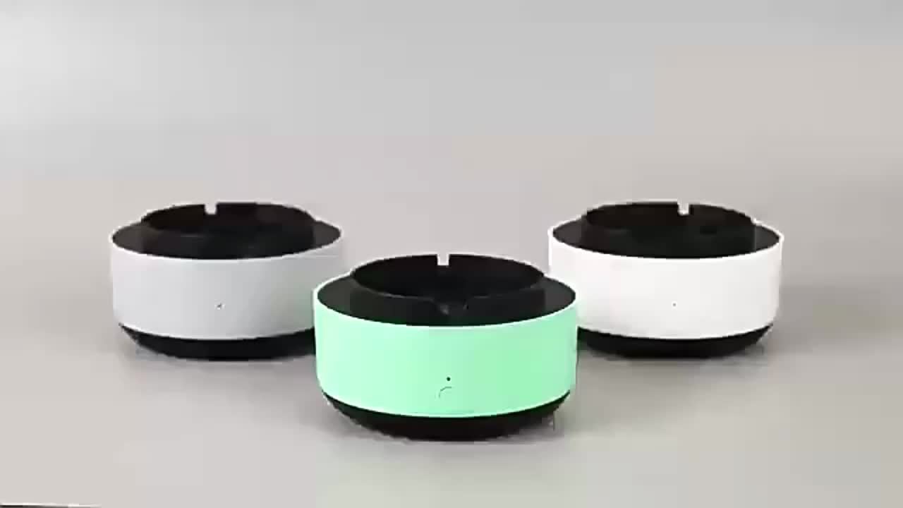 Cenicero inteligente con purificador de aire: eliminación eficaz de humo y olores con un diseño elegante.