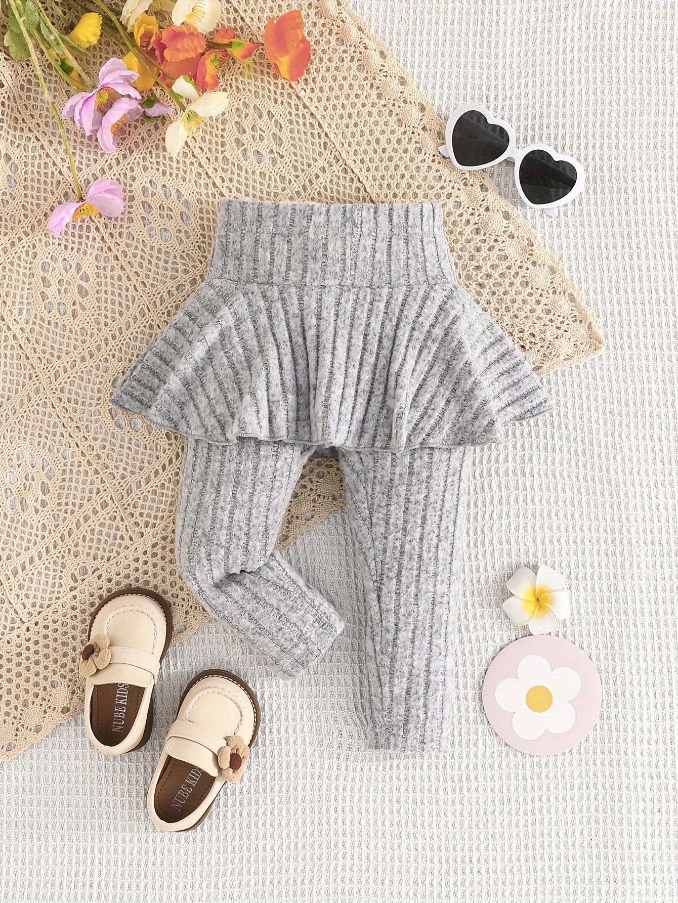 Conjunto de falda y pantalón Tess Ripp para bebé niña: informal y elegante para actividades al aire libre.