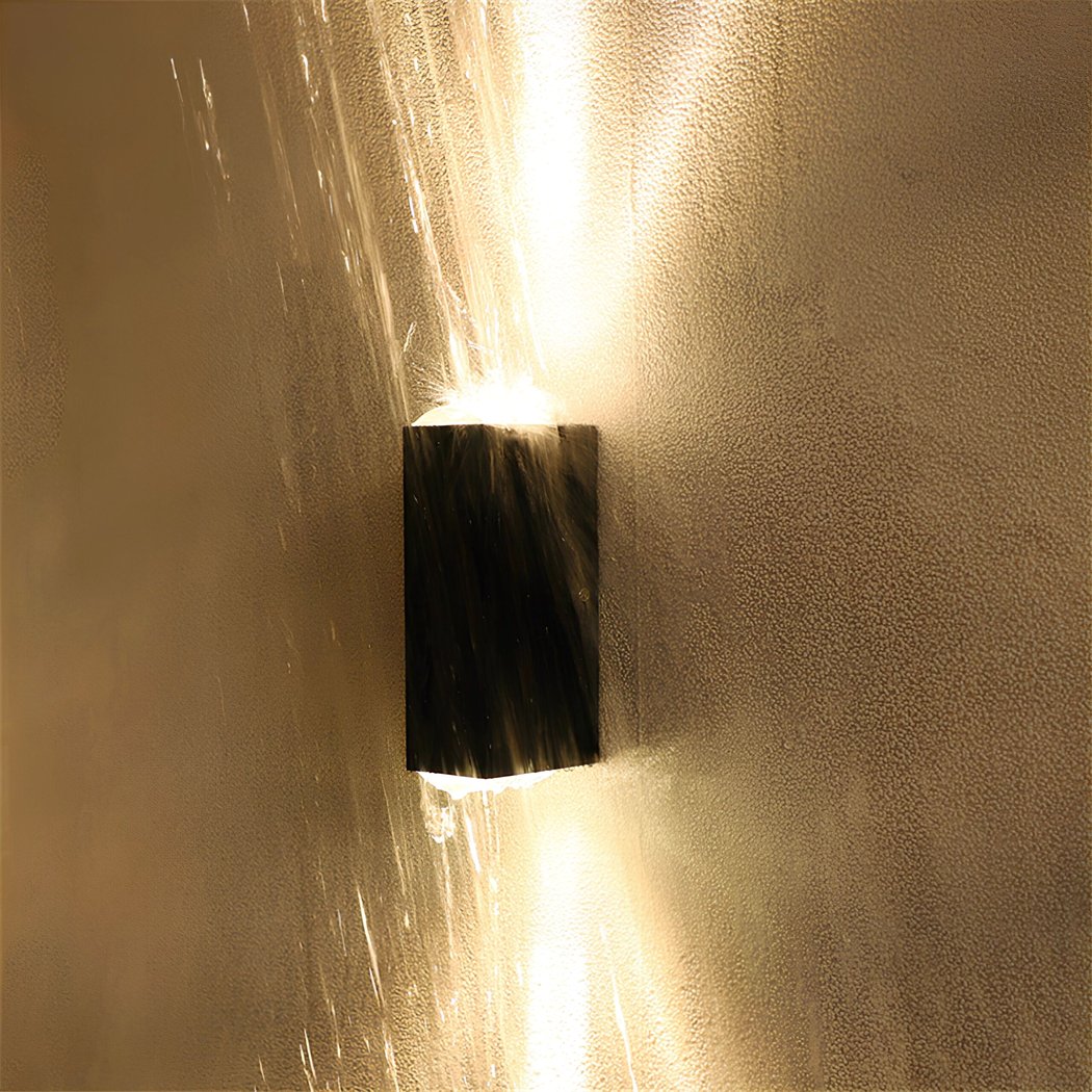 Aplique de exterior LumiGlow: luz atmosférica y resistente a la intemperie