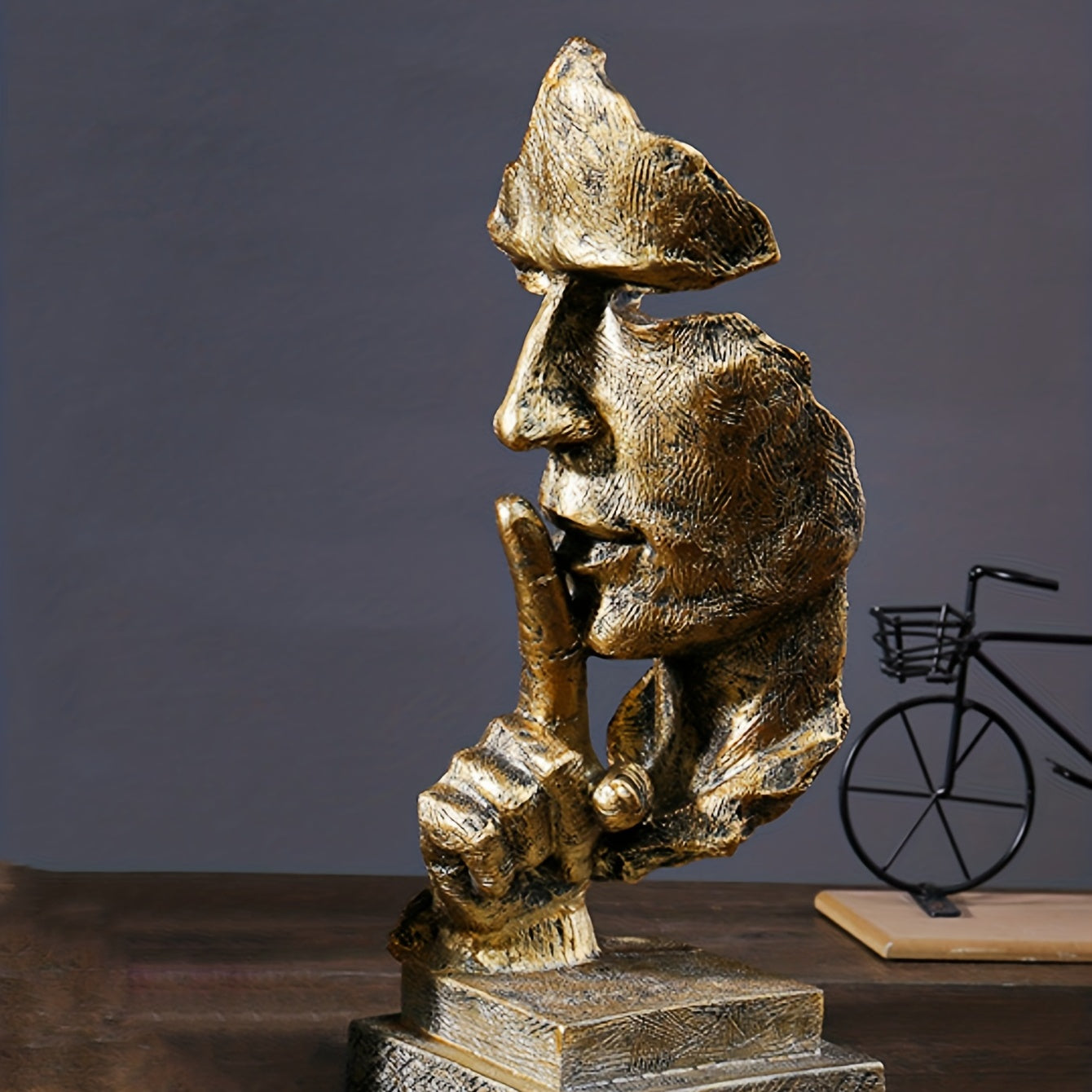 StilteSymfonie skulptura – Za bezvremenski i dubok interijer