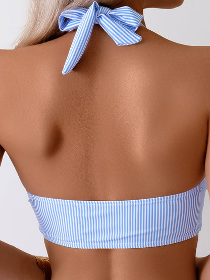 Ženski bikini set s finim prugastim halter dizajnom – ugodno i moderno