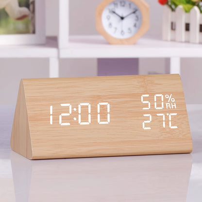TriWood LED budilica – funkcionalan i minimalistički dizajn
