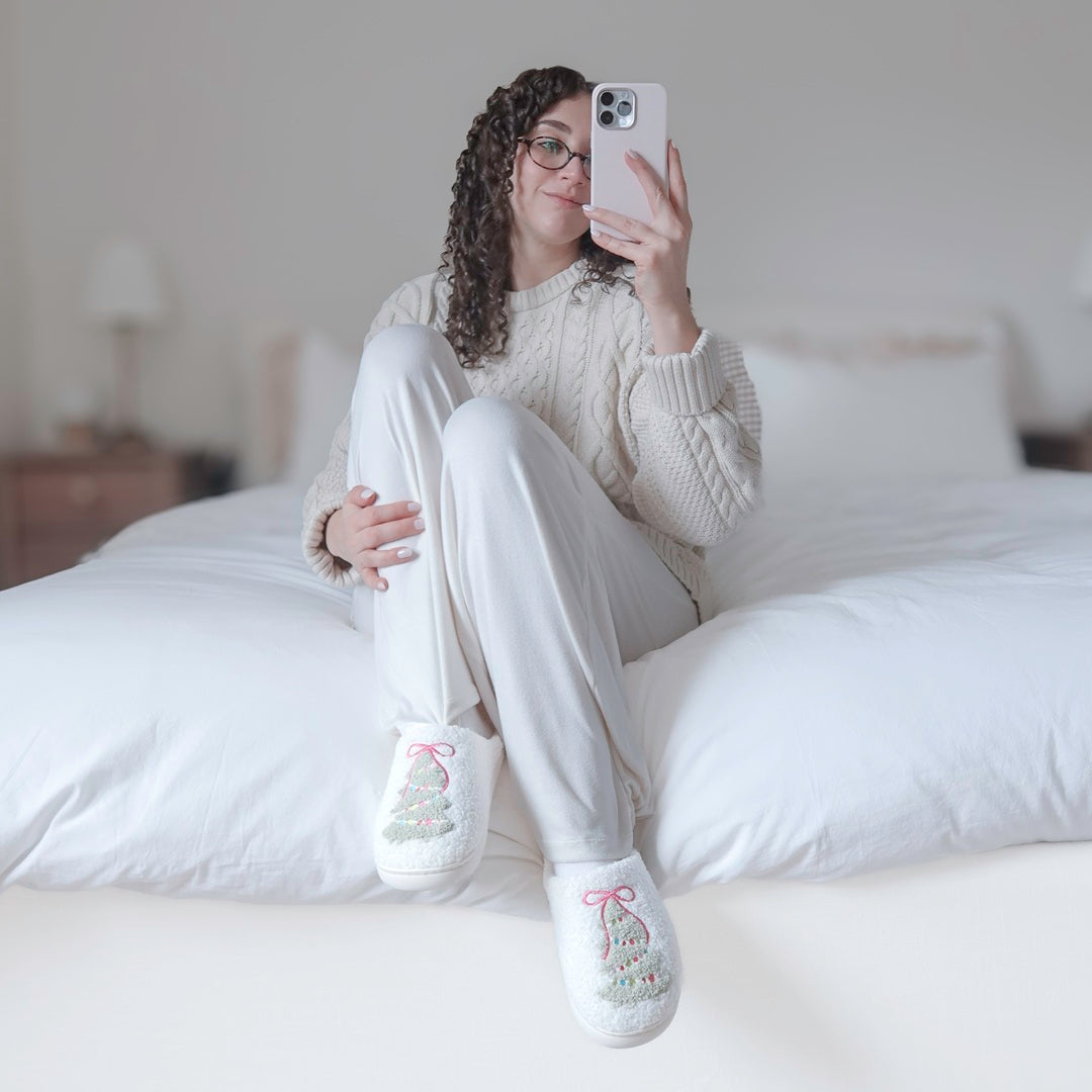Zapatillas de peluche navideñas para mujer con motivo de árbol de Navidad