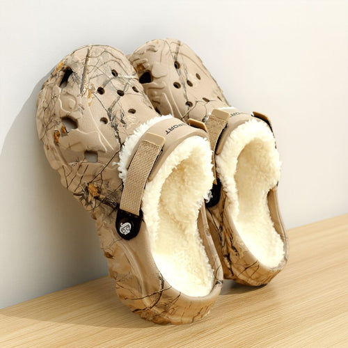 Gefütterte Clogs mit Fersenriemen für drinnen und draußen