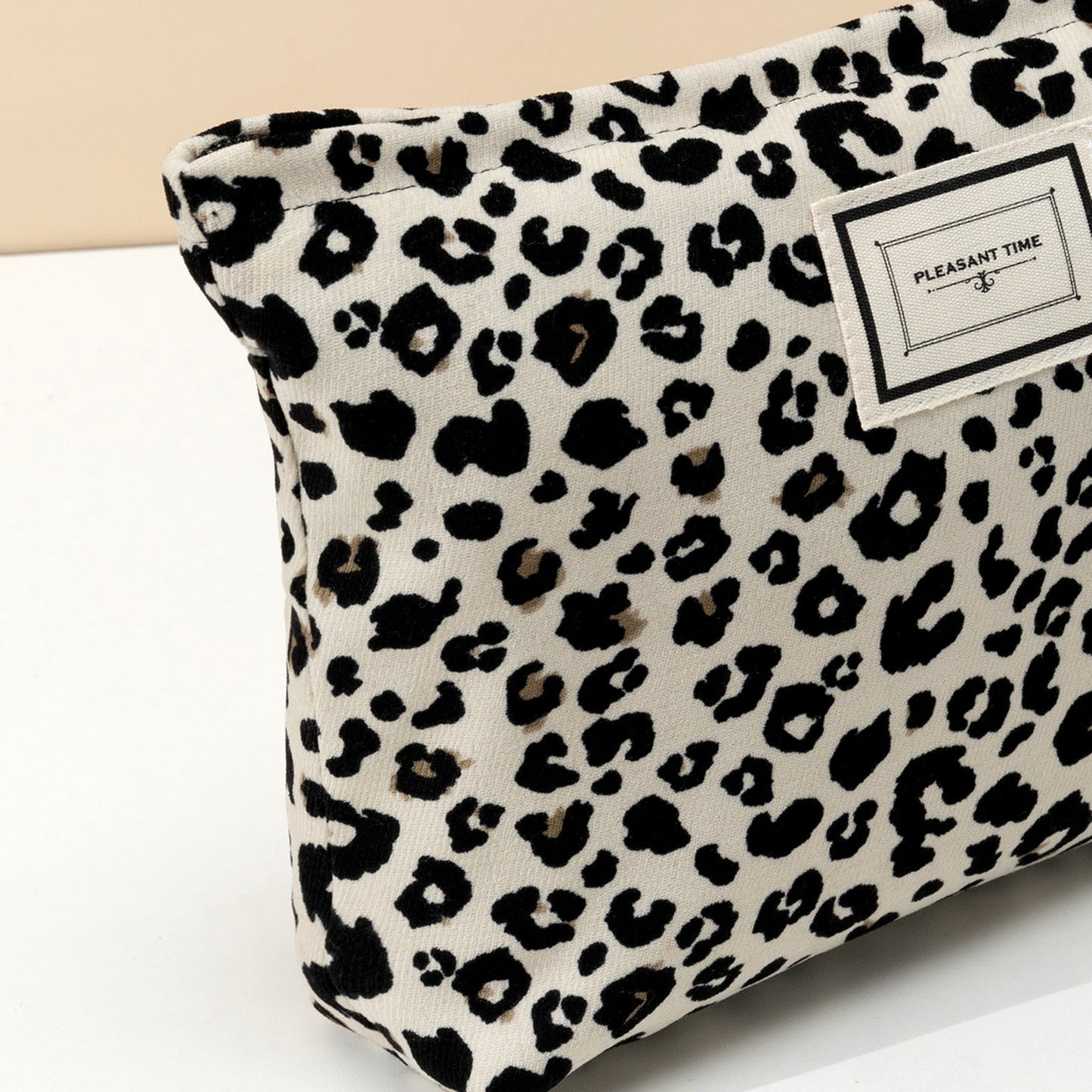 Šik torbica za šminku s leopard uzorkom – Kompaktna i funkcionalna