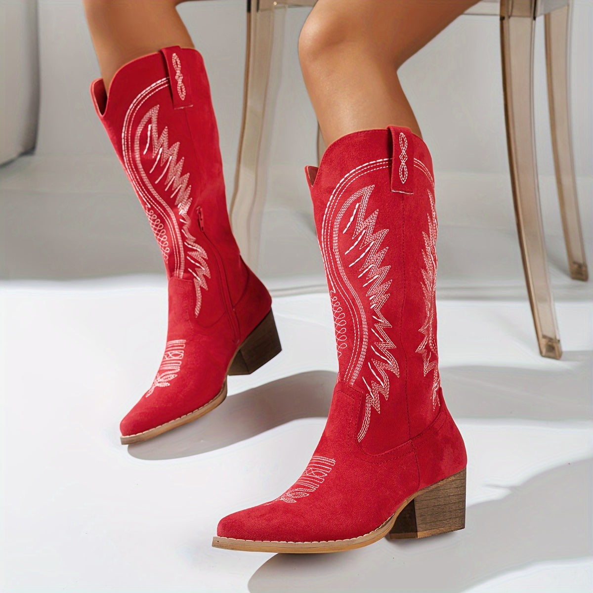 Botas vaqueras bordadas para mujer con punta puntiaguda y tacón medio