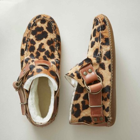 Damen-Stiefeletten in Wildlederoptik mit dekorativer Schnalle