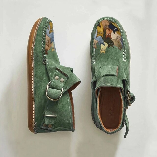 Botines de mujer con acabado de ante y hebilla decorativa