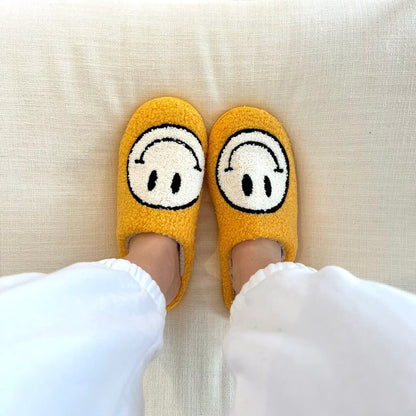Smiley Comfort Hausschuhe – Für eine fröhliche und warme Atmosphäre