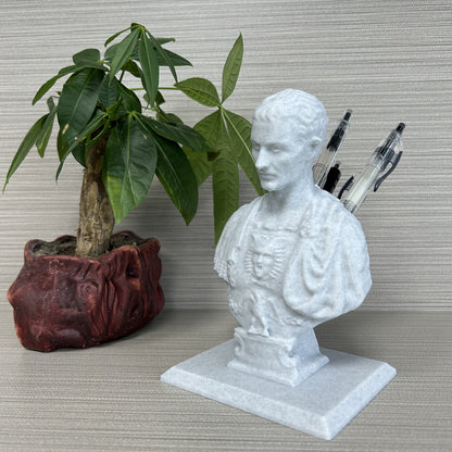 Caesars pero – Kreativni držač za olovke Julius Caesar
