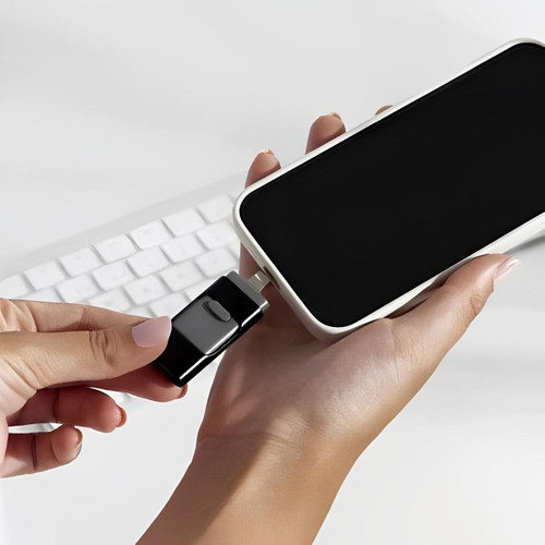 Prijenosni 4-u-1 USB stick – univerzalna memorija za telefon i PC