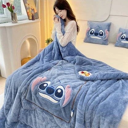 Flauschiges Decken- und Kissen-Set mit Tiermotiv