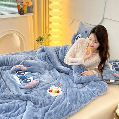 Flauschiges Decken- und Kissen-Set mit Tiermotiv
