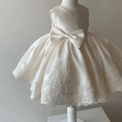 Aurora princezinska haljina s čipkom i mašnom – Luksuzno elegantna
