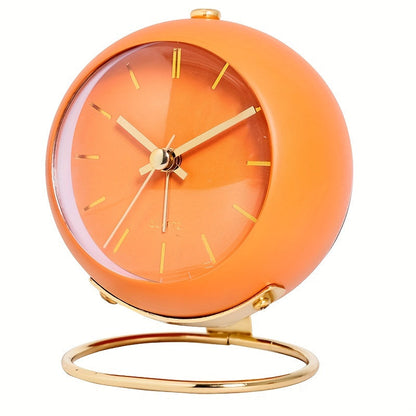 Reloj de escritorio nórdico silencioso: manecillas luminosas y marco de metal
