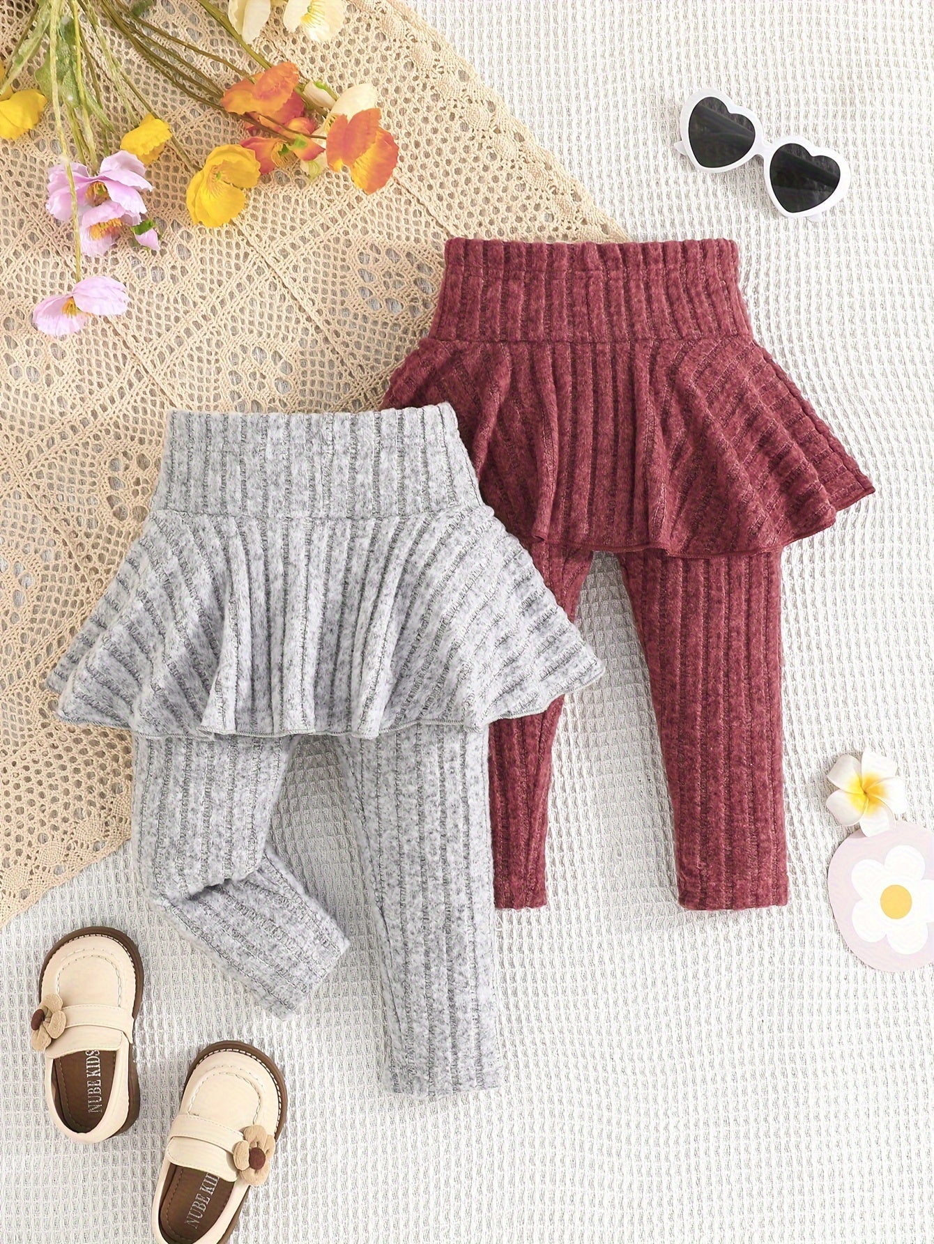 Conjunto de falda y pantalón Tess Ripp para bebé niña: informal y elegante para actividades al aire libre.