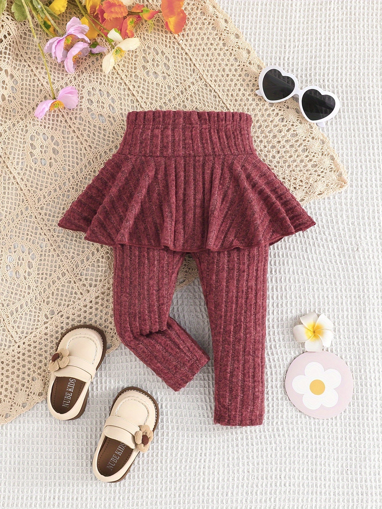 Conjunto de falda y pantalón Tess Ripp para bebé niña: informal y elegante para actividades al aire libre.