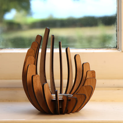 Candelabro de loto bohemio: diseño artesanal en capas de madera