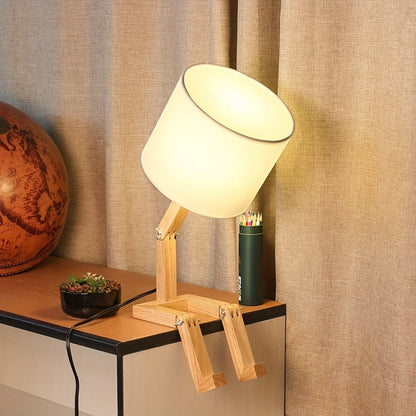 Moderna drvena stolna lampa – fleksibilan dizajn i ugodna rasvjeta