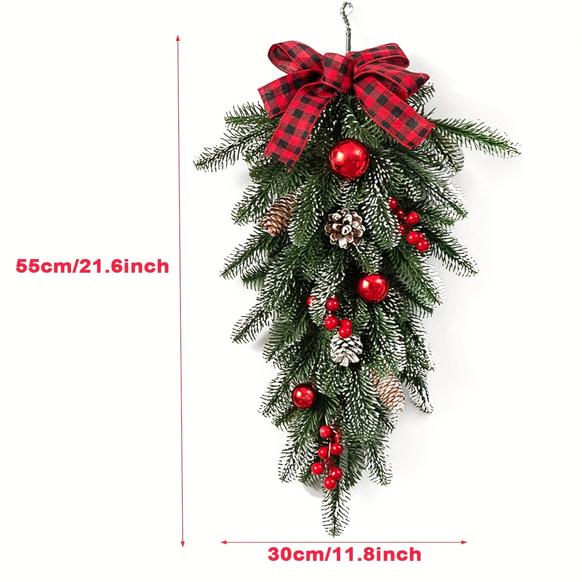 Weihnachtlicher Tannenzweig-Türschmuck mit Beeren