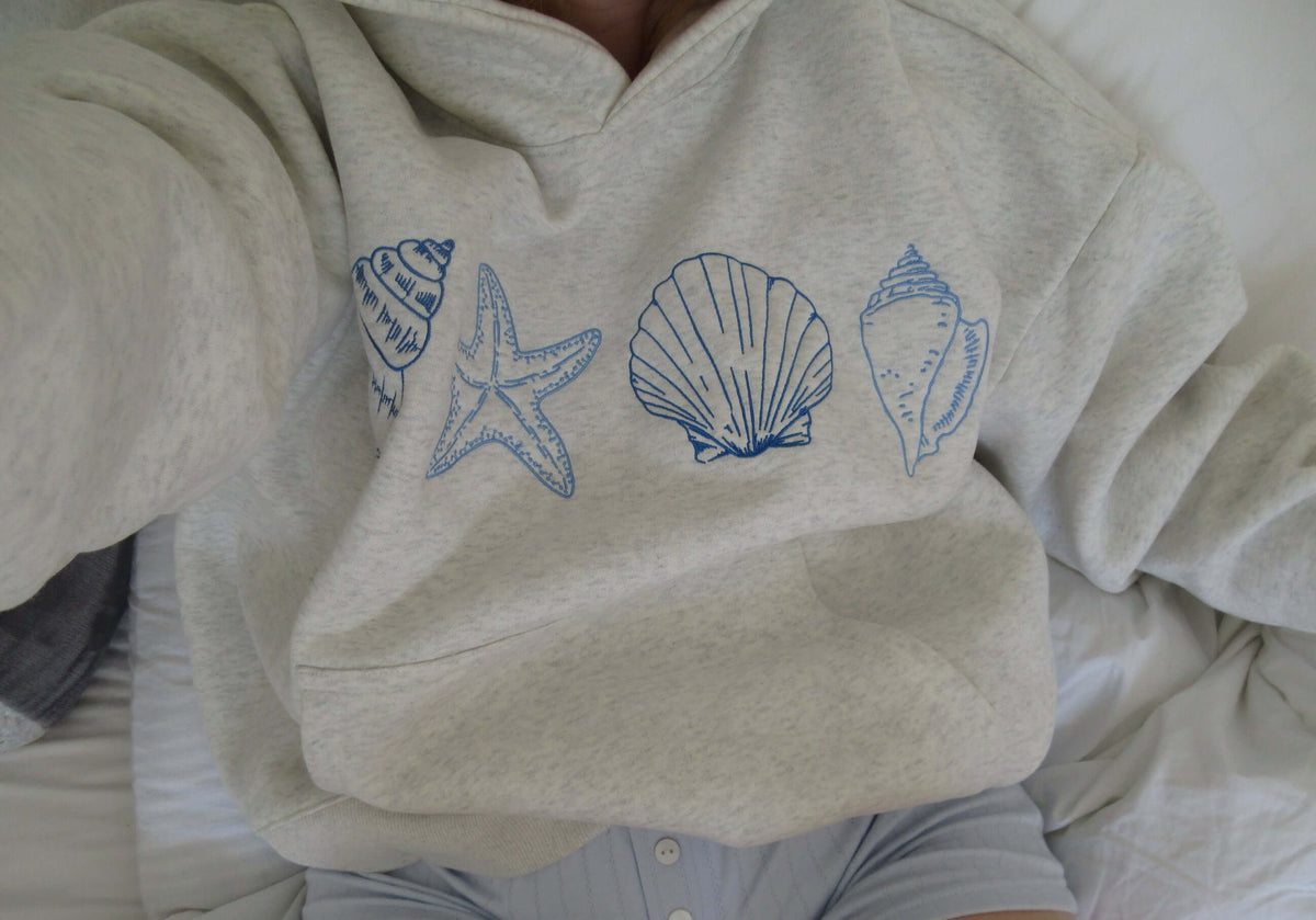 Sweatshirt com capuz para senhora, estampado de conchas, com capuz e bolso canguru