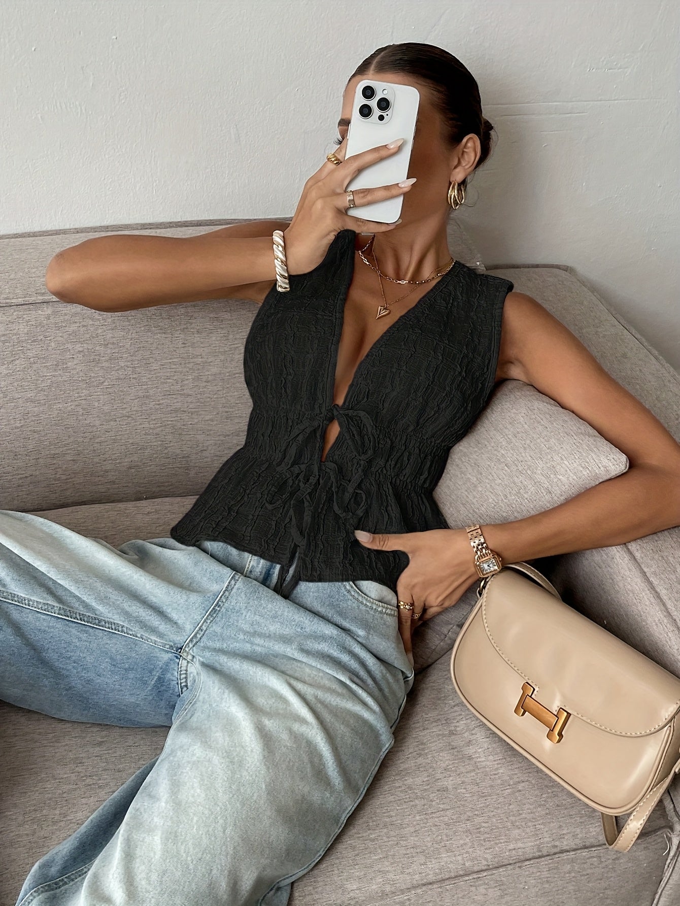 Ženska casual elegantna bluza bez rukava – francuski stil s V-izrezom i naborima