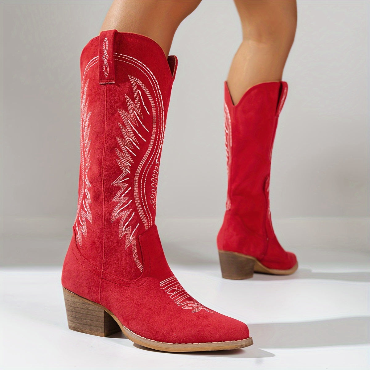 Botas vaqueras bordadas para mujer con punta puntiaguda y tacón medio