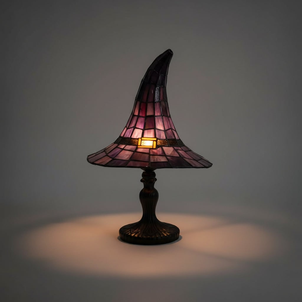 Tischleuchte im Hexenhut-Design aus Buntglas
