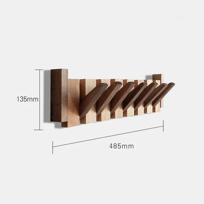 Wandgarderobe aus Holz im Klaviertasten-Design