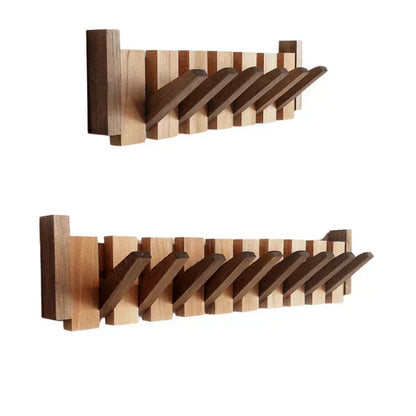 Wandgarderobe aus Holz im Klaviertasten-Design