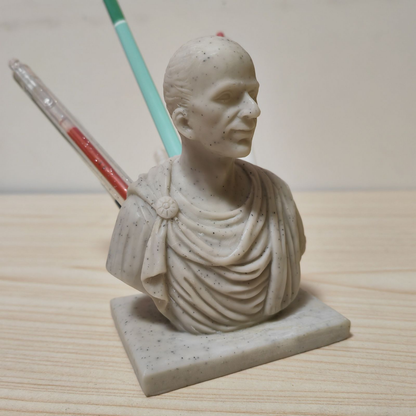 Caneta de César – Porta-canetas criativo inspirado em Júlio César