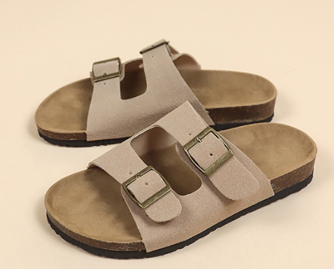 Pantufas de senhora confortáveis ​​​​e ajustáveis ​​​​– elegantes e macias para uso interior e exterior.