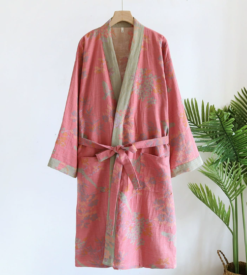 Albornoz de mujer con estampado floral