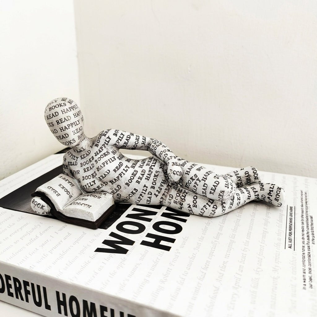 Figura decorativa de lector para estantería y escritorio