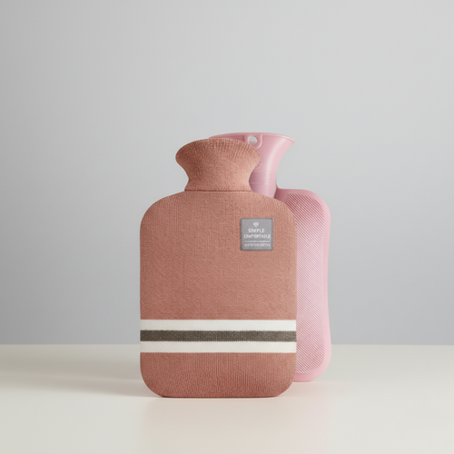 Wärmflasche mit abnehmbarem Strickbezug