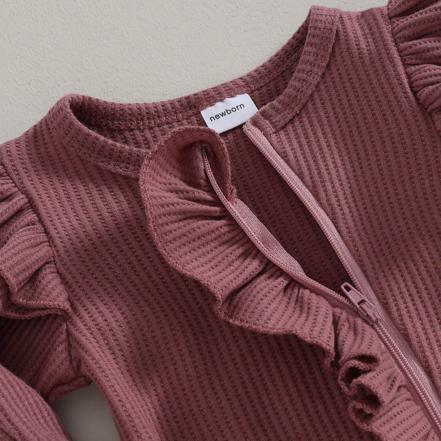 Mono de bebé Sofie Rüschen: mono suave con detalles divertidos