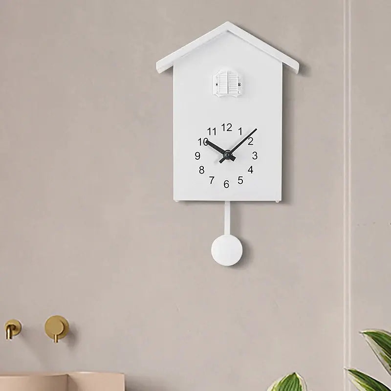 Reloj de cuco moderno con forma de casa, péndulo y modo nocturno
