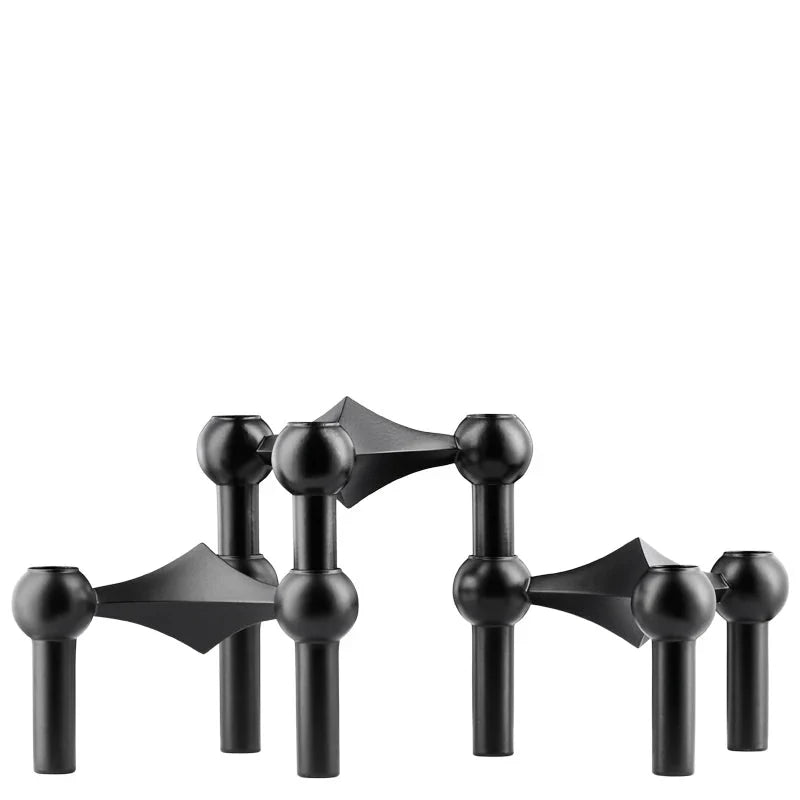 Modularer Kerzenhalter aus Metall im geometrischen Design