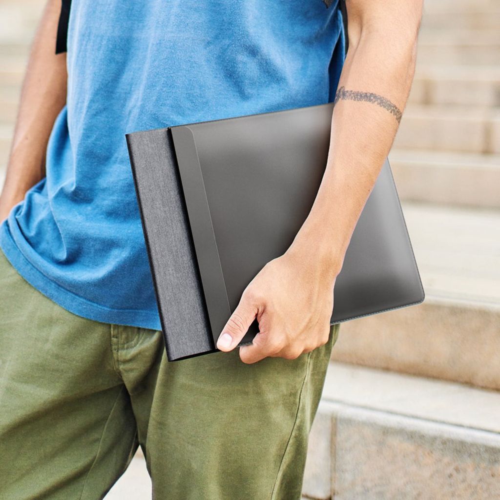 PowerDesk Sleeve – Tanak omot za laptop s bežičnim punjenjem