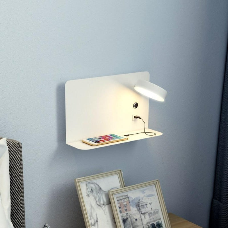 Aplique de pared con estante y puerto USB
