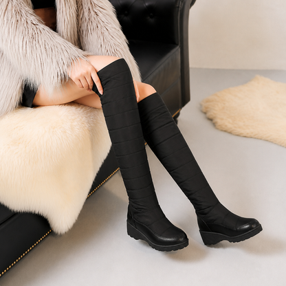 Hohe Winterstiefel mit Steppdesign und warmem Plüschfutter