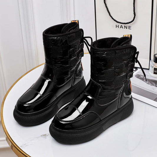 Damen-Winterstiefel mit glänzender Oberfläche und Plateau