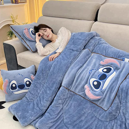 Flauschiges Decken- und Kissen-Set mit Tiermotiv